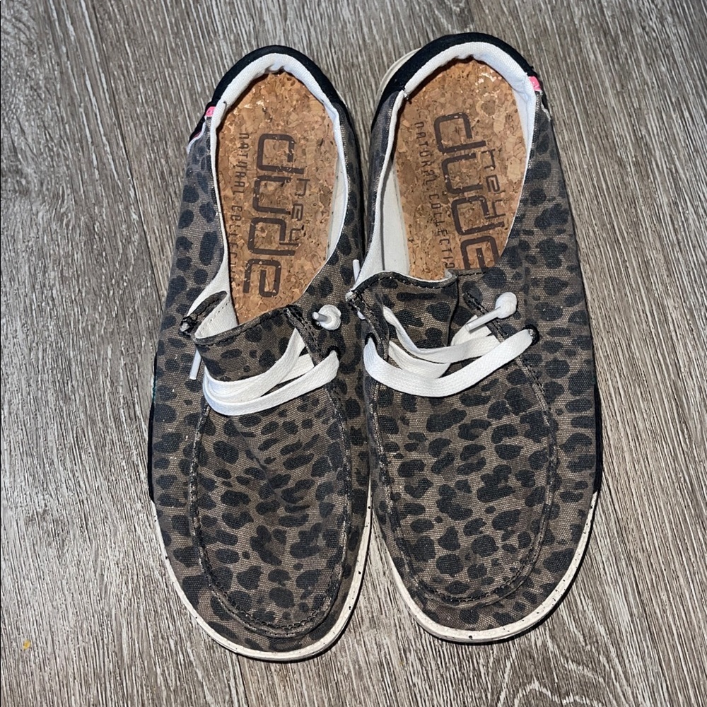 Hey dudes Wendy  Leopard Print Shoes slip on size 7 animal print sneakers - Picture 2 of 7